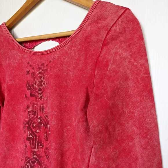 FRESHWEAR crochet lace back red Sweatshirt - Picture 5 of 9